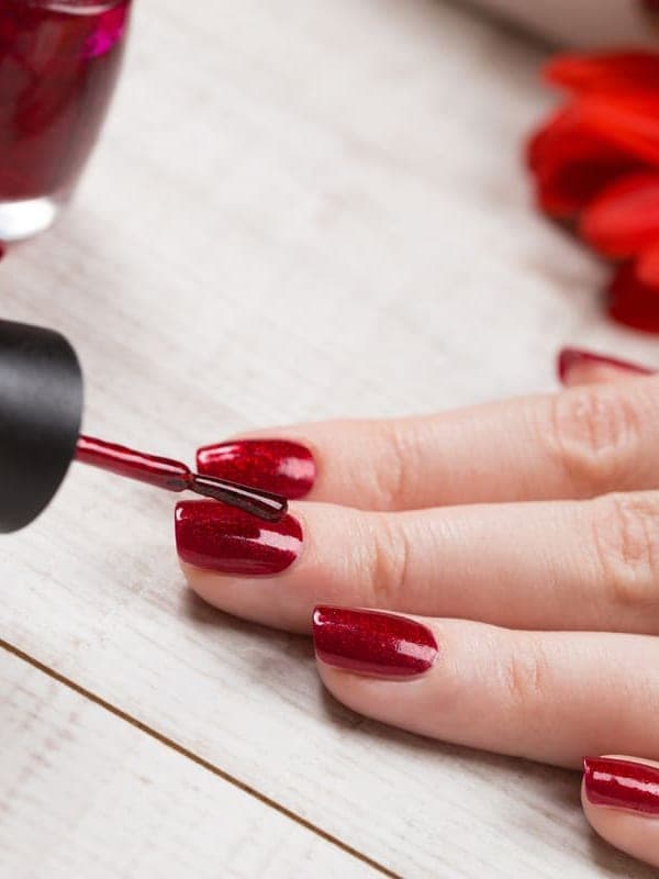 Pose vernis grenat